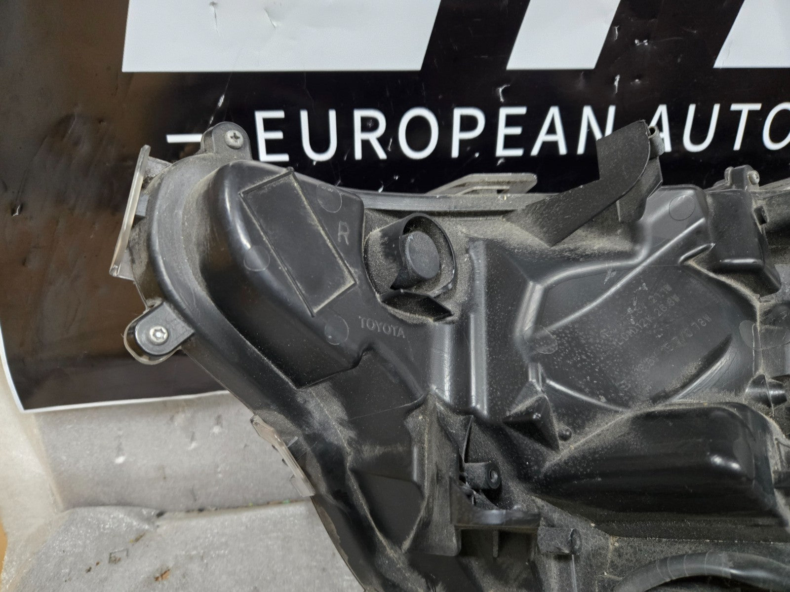 2019-2021 TOYOTA RAV4 RIGHT PASSENGER RH HEADLIGHT ASSY OEM PART# 81110-0R160