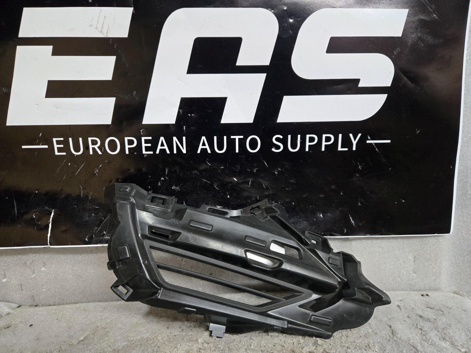2022-2023 Volvo XC60 Blank Cover 32234970 RH Right Side OEM