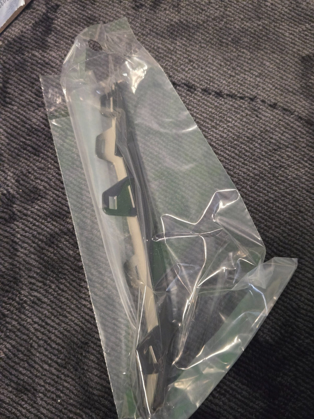 2023-2024 Cadillac LYRIQ Insert 85152262 GM Part OEM