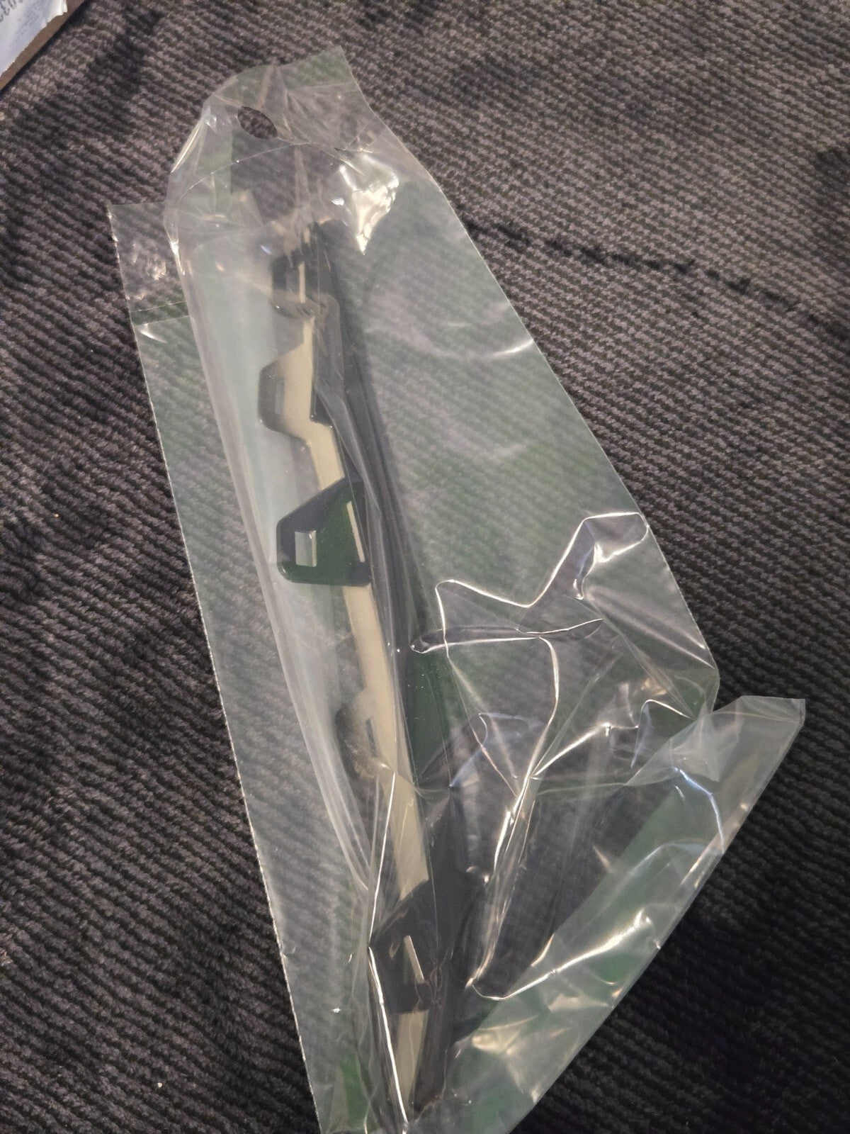 2023-2024 Cadillac LYRIQ Insert 85152262 GM Part OEM