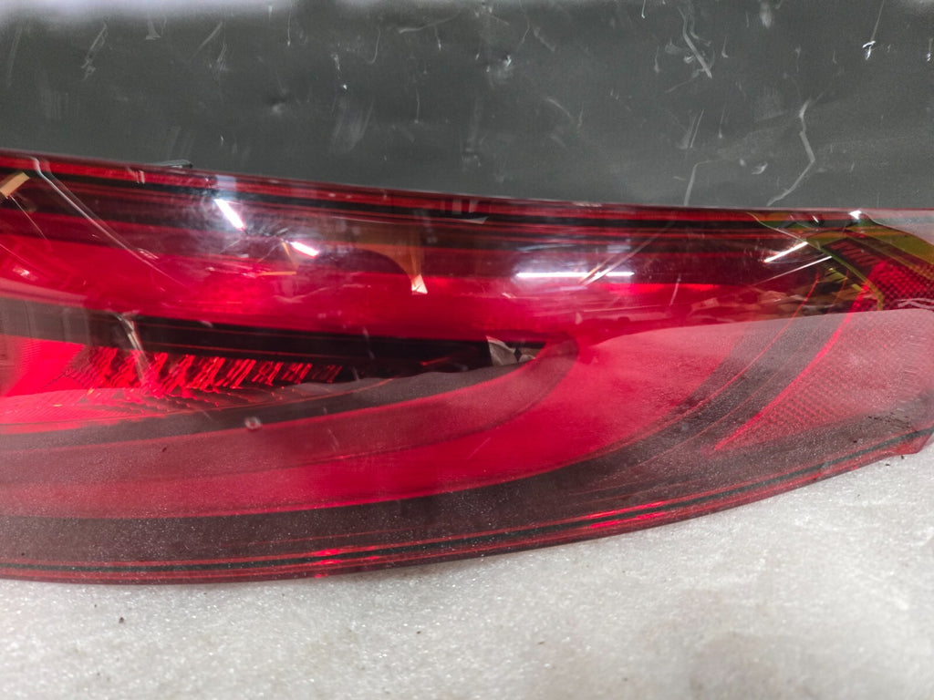2017-2023 Alfa Romeo Giulia Right RH Passenger Rear Tail Light OEM 20690208