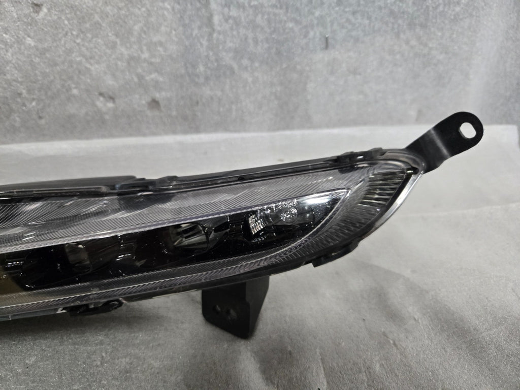 2016 2017 Hyundai Right RH Passenger Side Daytime Running Light LED OEM 92208-E6