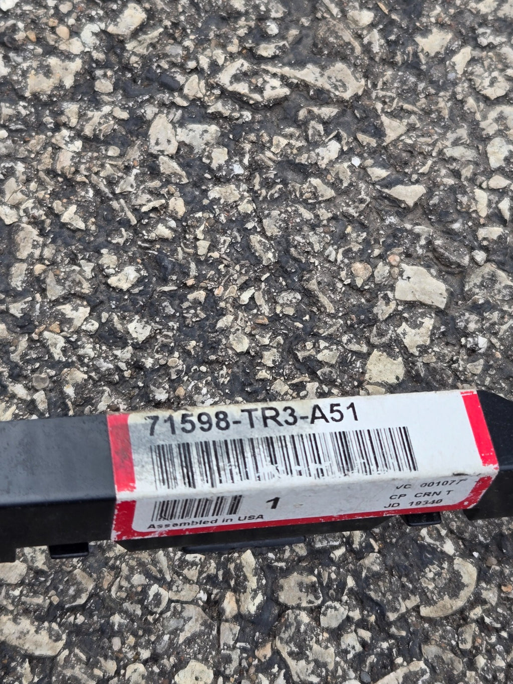 NEW OEM Genuine Honda Spacer L Rear Bumper Side 71598-TR3-A51