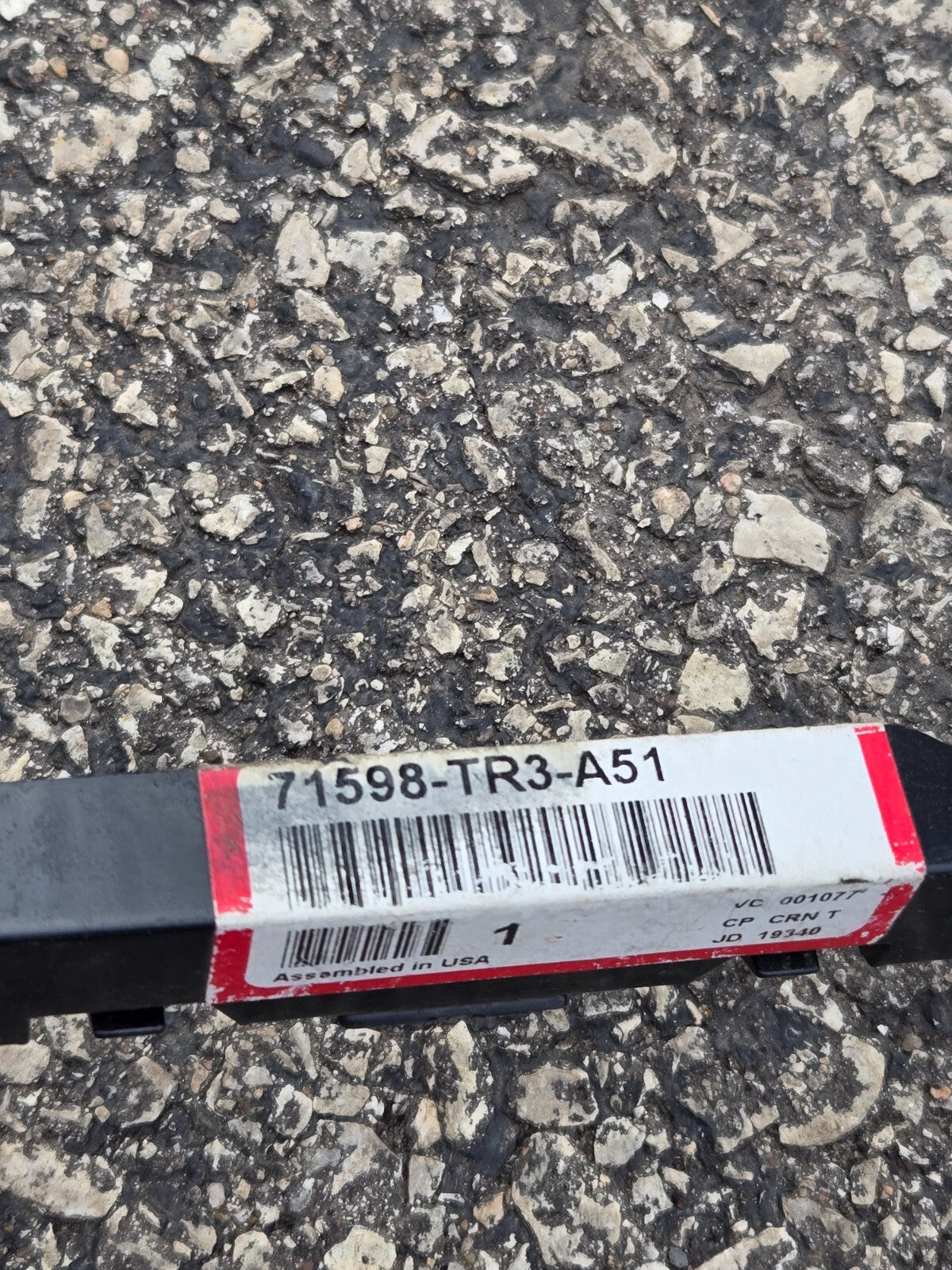 NEW OEM Genuine Honda Spacer L Rear Bumper Side 71598-TR3-A51