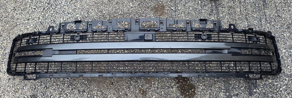 2021-2024 Range Rover Vogue L460 Front Lower Grille Fascia OEM M8E217F791A