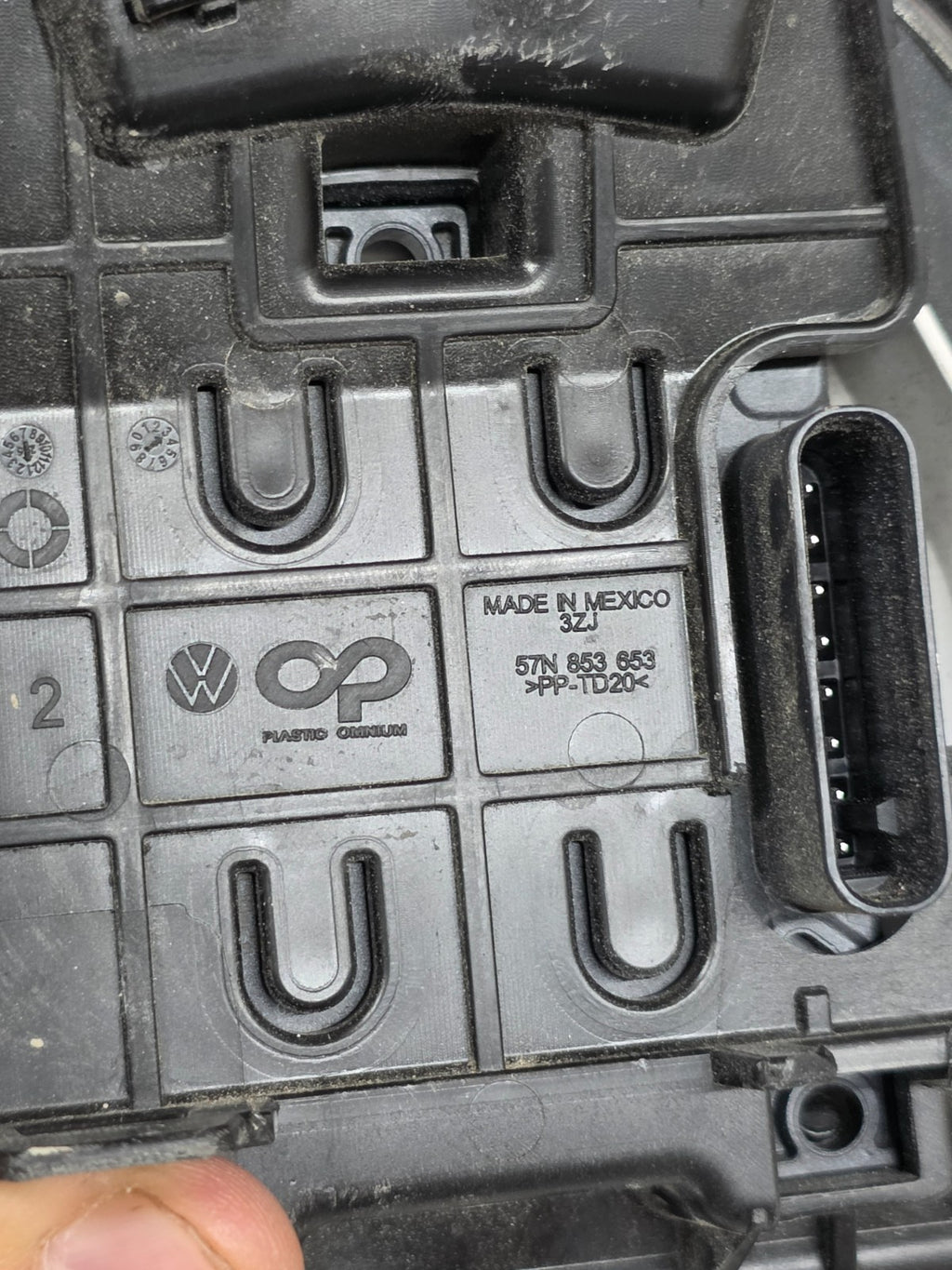 Volkswagen Tiguan III VW Logo Emblem Illuminated Ambient Lighting 571941600 OEM