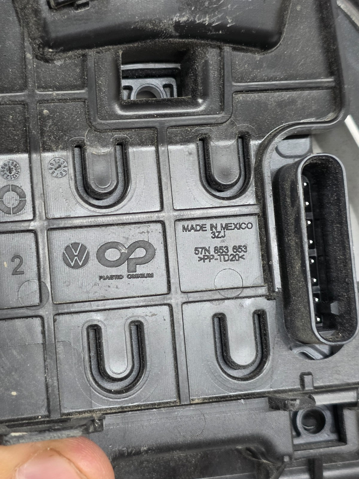Volkswagen Tiguan III VW Logo Emblem Illuminated Ambient Lighting 571941600 OEM