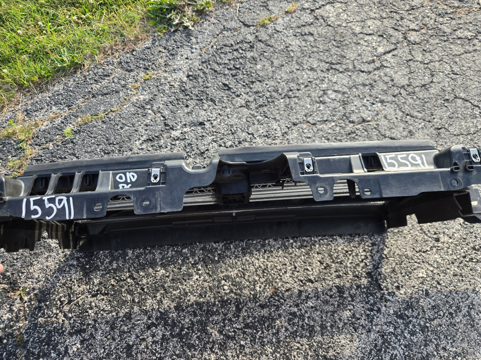 2021-2023 FORD BRONCO FRONT UPPER ACTIVE RADIATOR AIR SHUTTER M2DB-16E166-A OEM