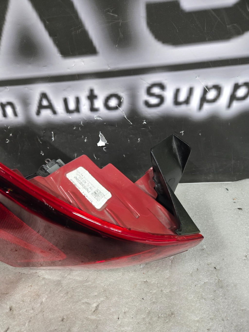 2021 2022 2023 Hyundai Santa Fe Left LH Halogen Taillight OEM 92401-S2500