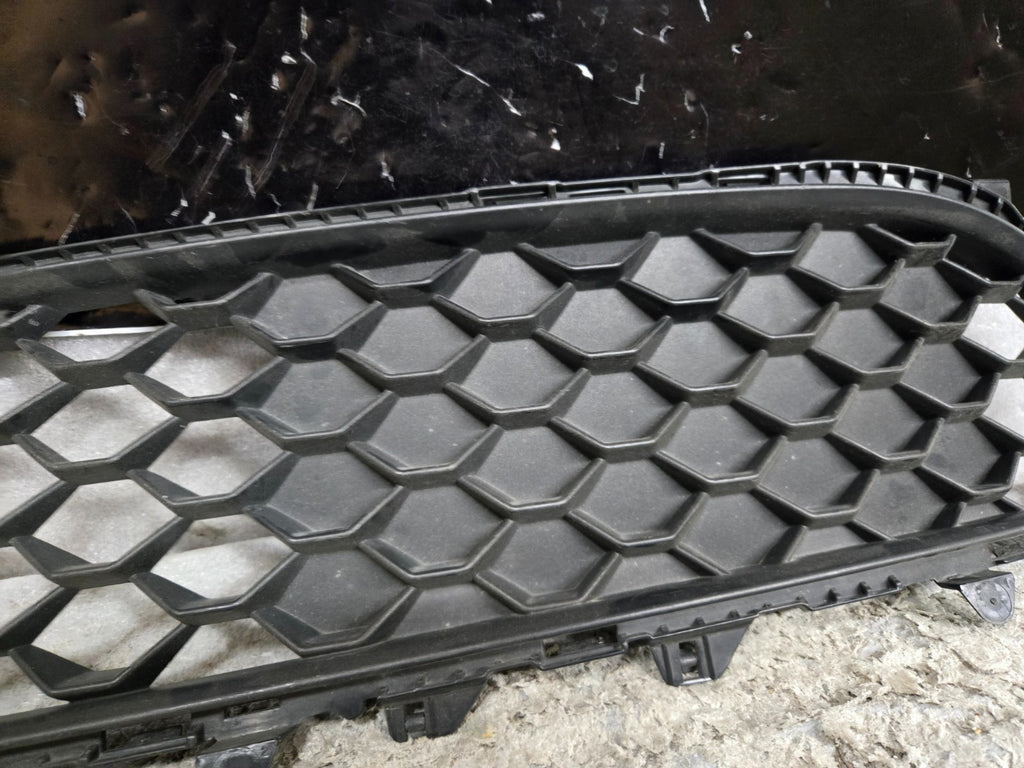 2017-2019 ALFA ROMEO GIULIA GENUINE FRONT LEFT BUMPER GRILLE TRIM OEM 156107969