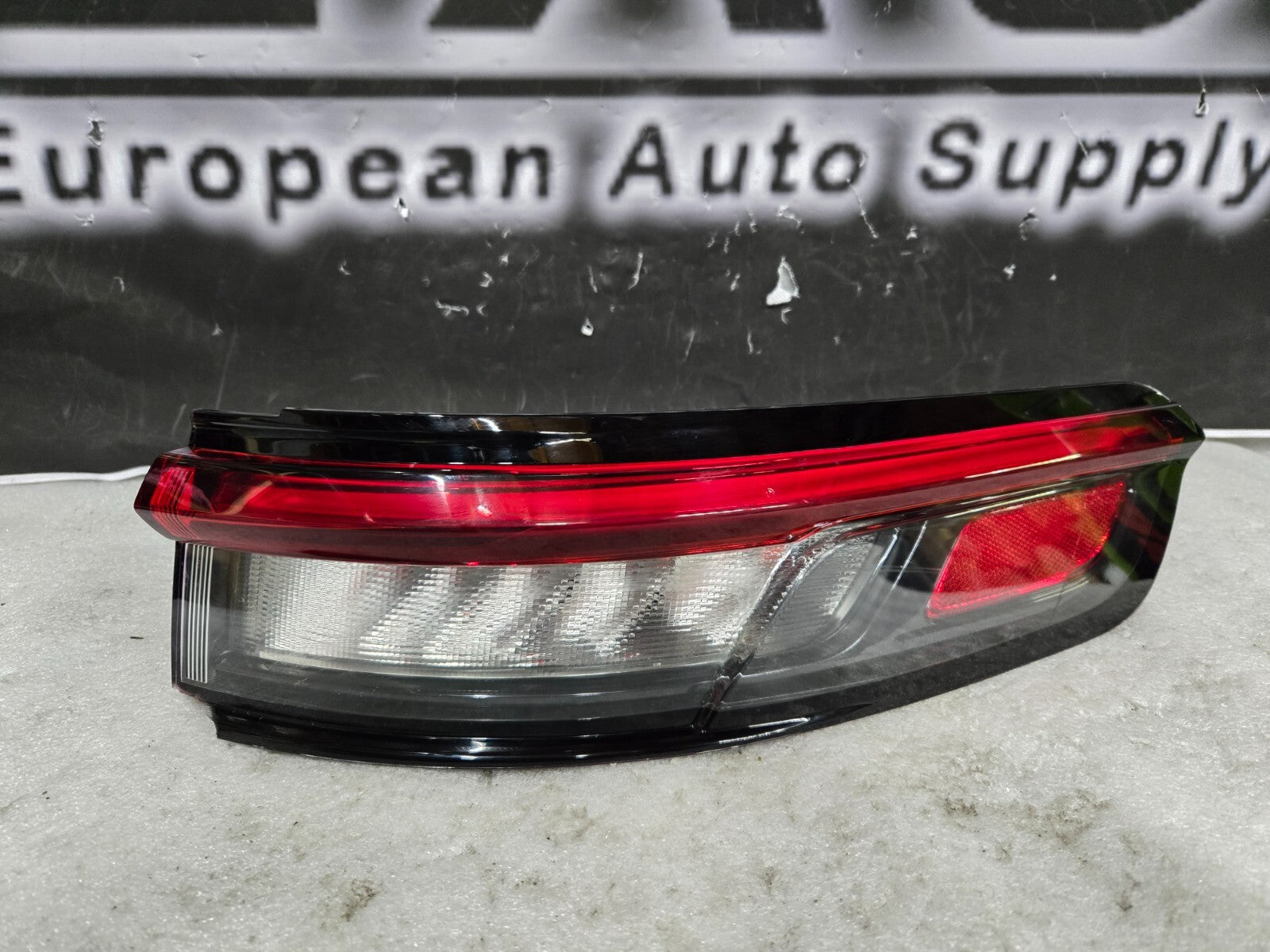 2022 2023 2024 Jeep Grand Cherokee Right Passenger Side LED Tail Light OEM
