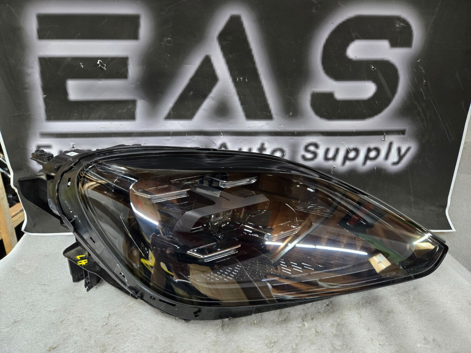 2024 2025 Porsche Cayenne Right RH Passenger Side LED Headlight OEM 9Y0941082M