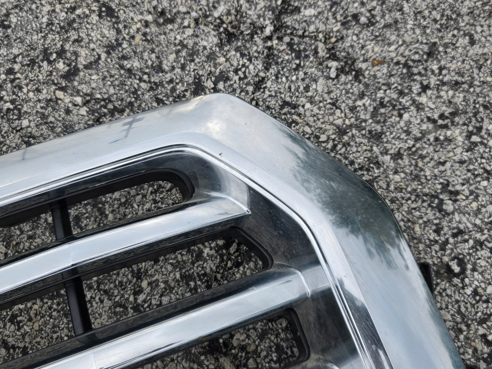 2015-2017 FORD F150 XLT OEM CHROME GRILLE FL34-8200-EBS W/ EMBLEM