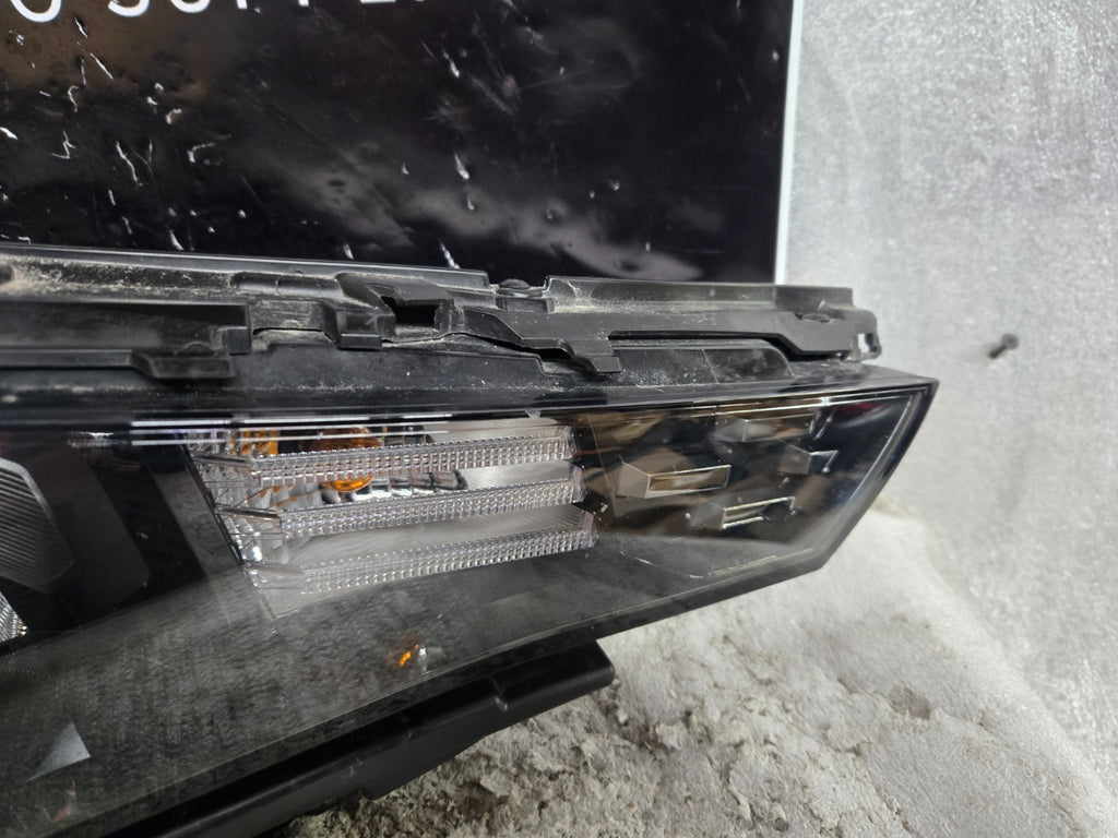 2023-2025 Kia Soul Right RH Passenger Side Halogen Headlight OEM 92102-K05