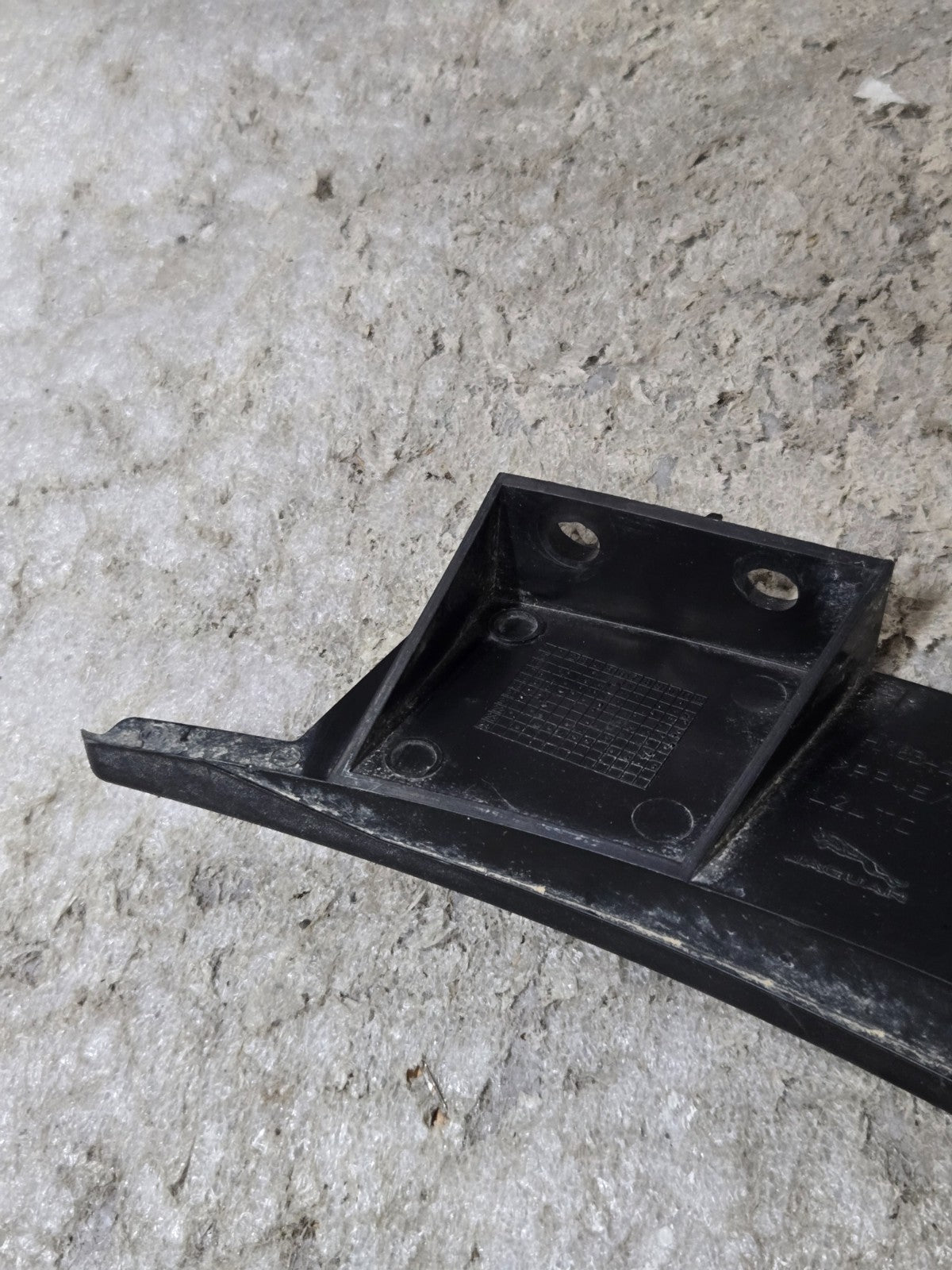 2017 - 2025 JAGUAR F-PACE REAR LEFT BUMPER SPLASH SHIELD GUARD OEM HK83291D0AB