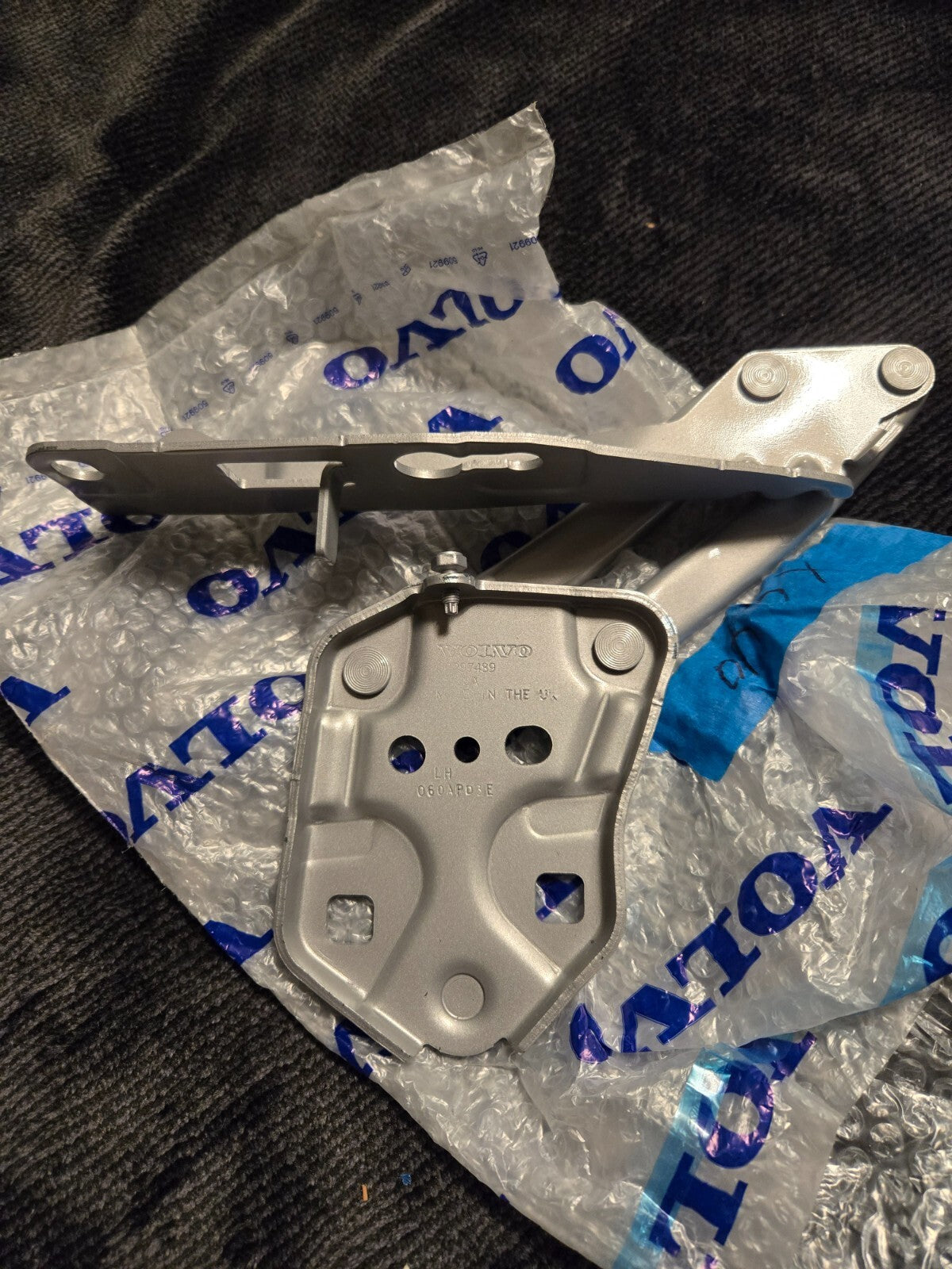 2019 - 2025 VOLVO XC40 FRONT LEFT SIDE HOOD BONNET HINGE OEM 32297489 SILVER