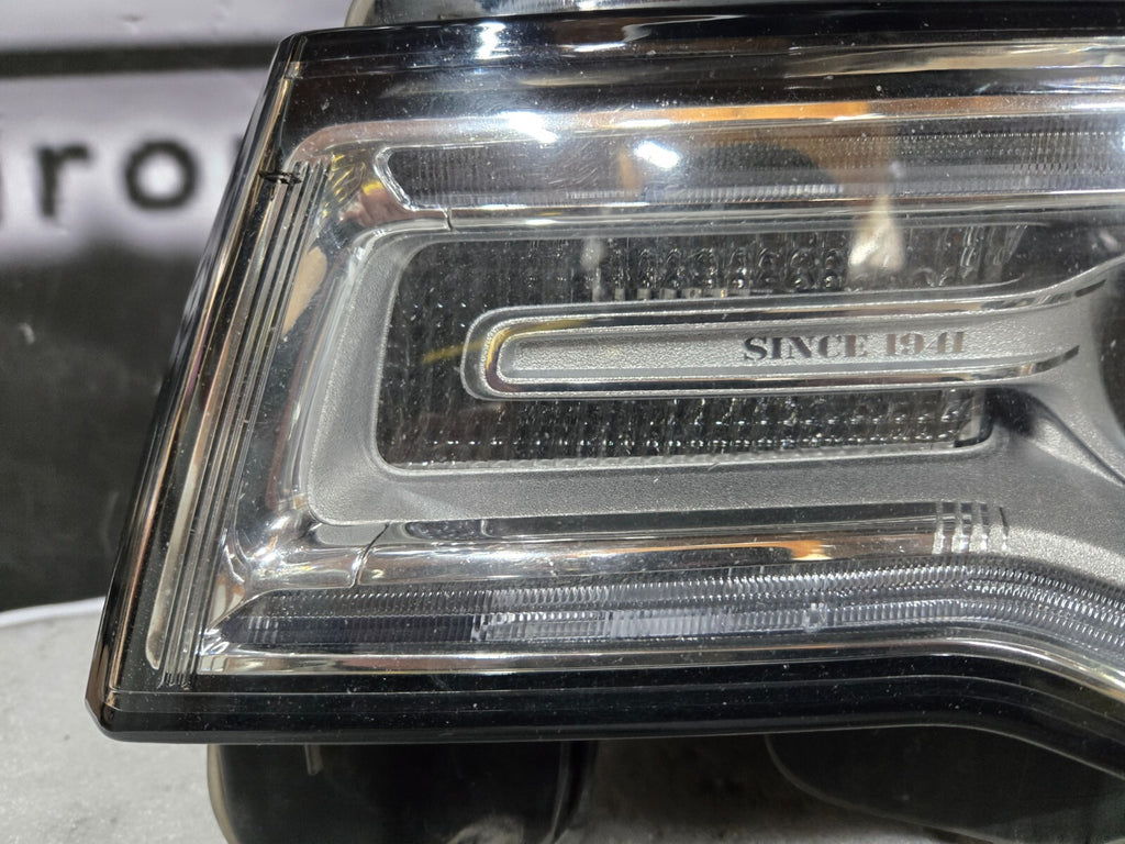 2017-2021 Jeep Grand Cherokee LH Driver Side Left Headlight Lamp 68289237AF OEM