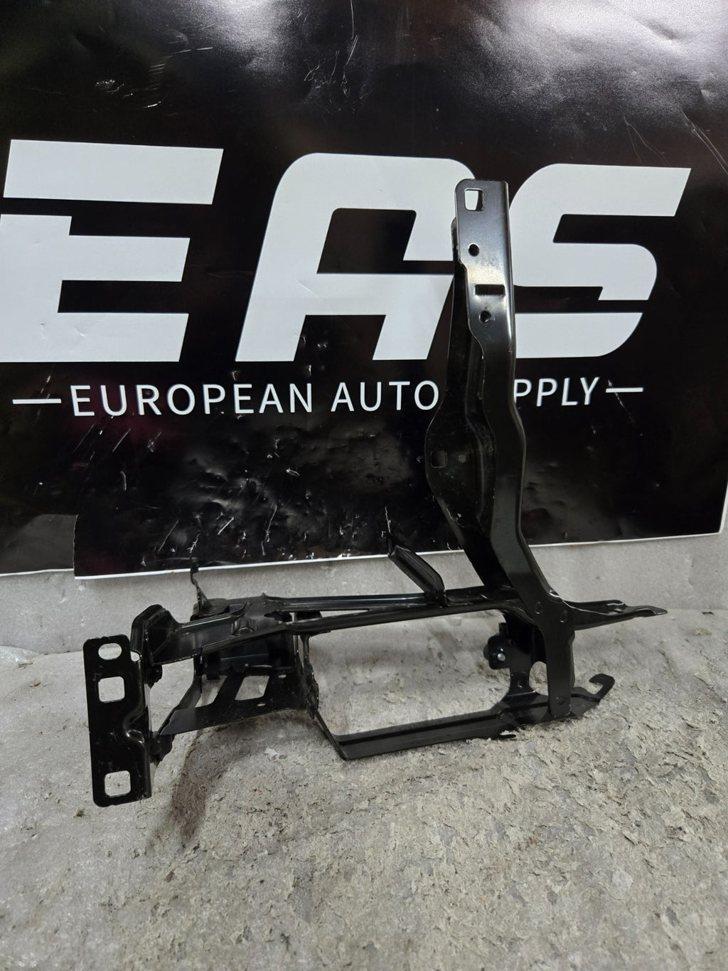 2018-2023 BMW X3 G01 RIGHT PASSENGER FRONT HEADLIGHT BRACKET MOUNT OEM