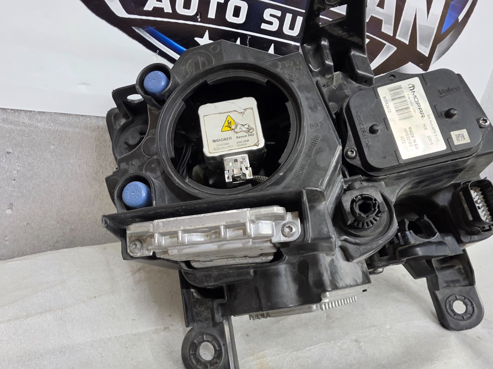 2014-2016 Jeep Grand Cherokee Left LH Driver Headlight w/ Modules 68111001AG OEM