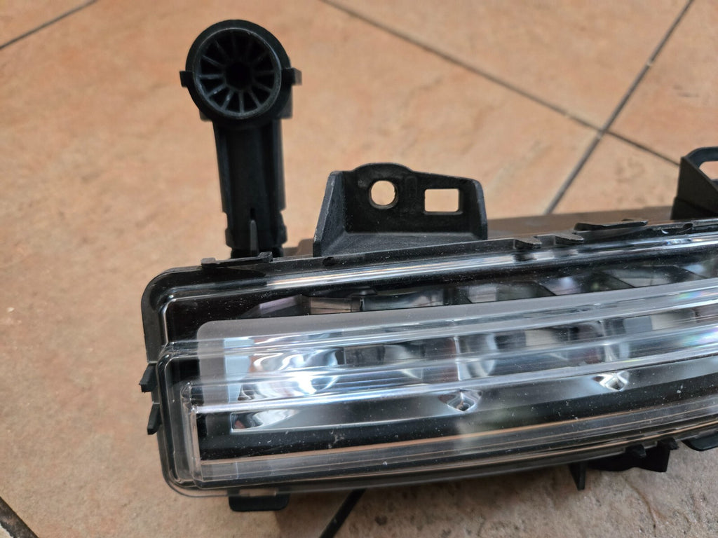 2022-2023 Range Rover Vogue L460 Left Driver LED Foglight OEM M8E215201AC