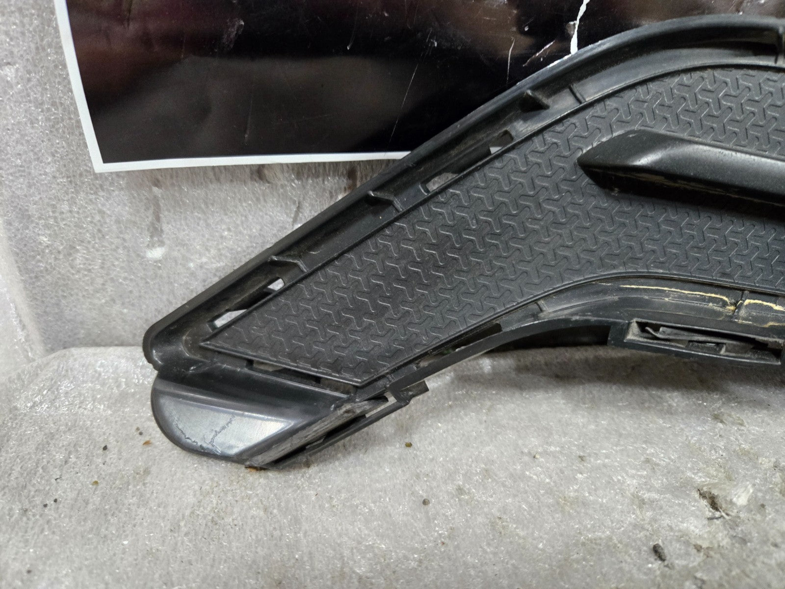 Lamborghini Urus Bumper RH Right Passenger Side Bumper Insert OEM *Clips Damaged
