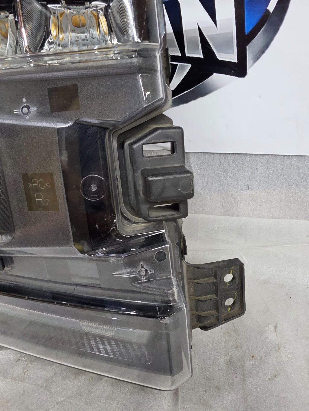 2019 2020 2021 CHEVROLET SILVERADO 1500 RIGHT PASSENGER HEADLIGHT 84621851 OEM