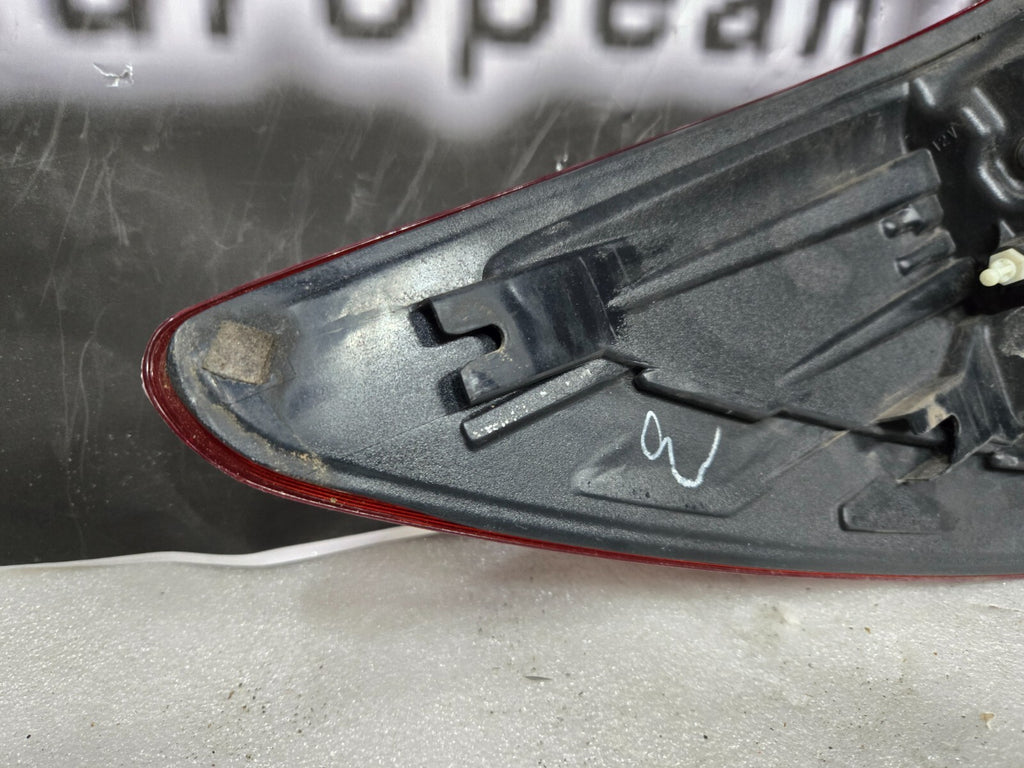 2015-2019 SUBARU OUTBACK HALOGEN HALOGEN REAR RIGHT RH TAIL LIGHT OEM