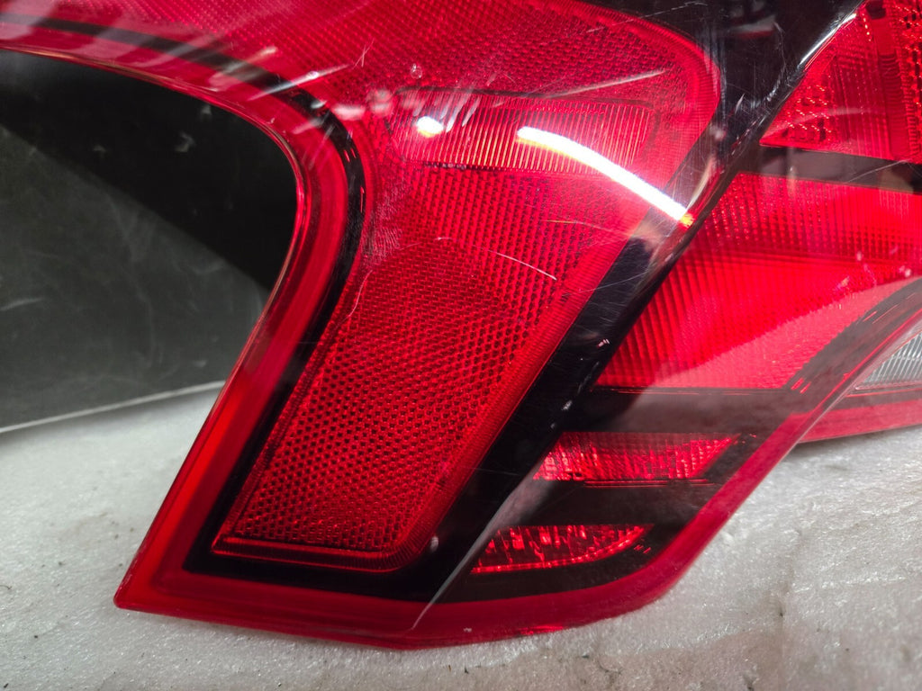2021 2022 2023 Hyundai Santa Fe Left LH Halogen Taillight OEM 92401-S2500