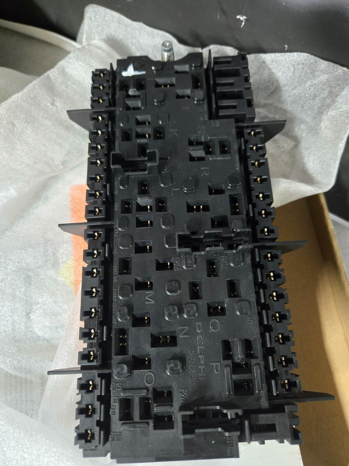 2015-2020 MERCEDES CLA GLA  - ENGINE BAY RELAY FUSE JUNCTION BOX BLOCK OEM