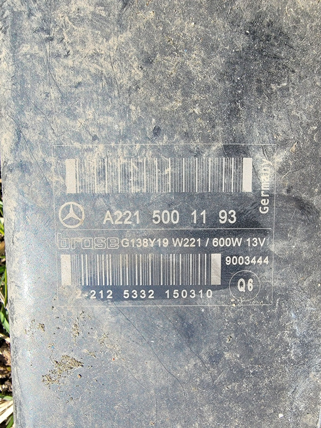 07-13 Mercedes W221 S550 S400 Engine Cooling Fan Motor Assembly 2215000993 OEM