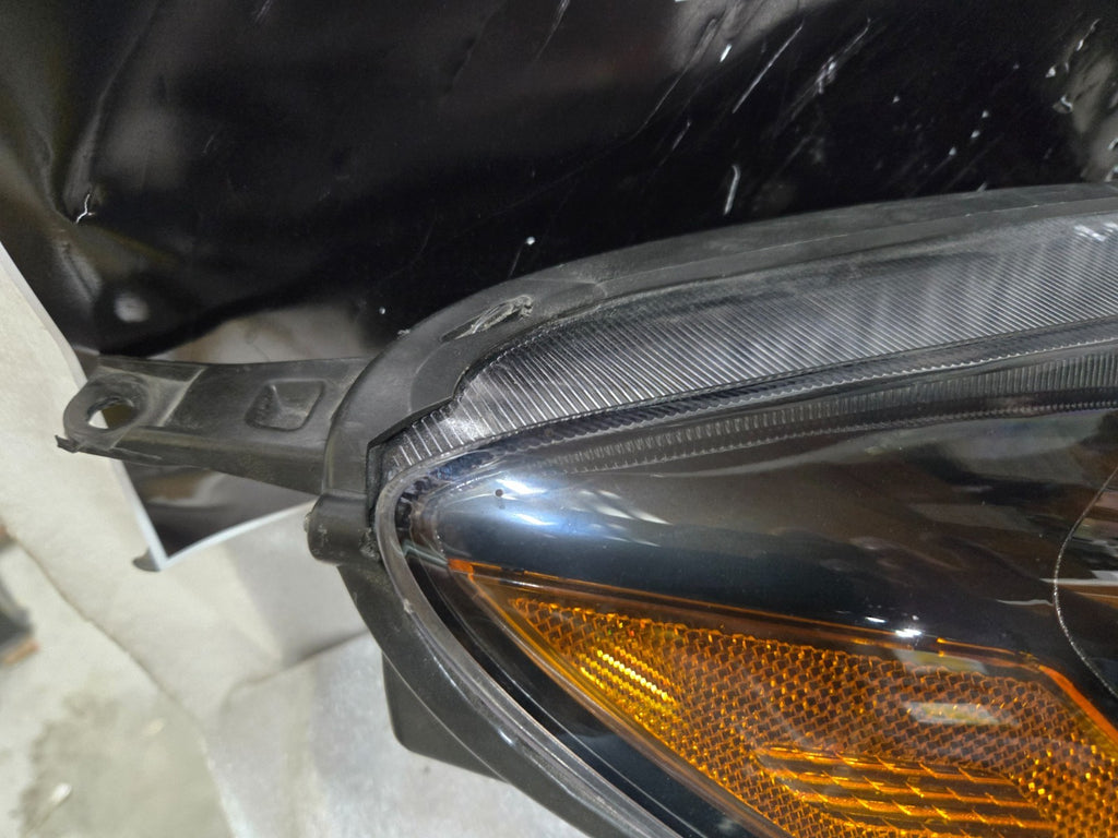 2020 2021 2022 Ford Escape Halogen Headlight Head Light Right OEM LJ6B-13W029-AH