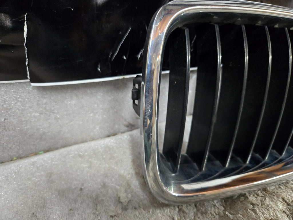 2012 - 2015 BMW 3 Series Front Kidney Grille Left + Right Side 5113-7255411 OEM