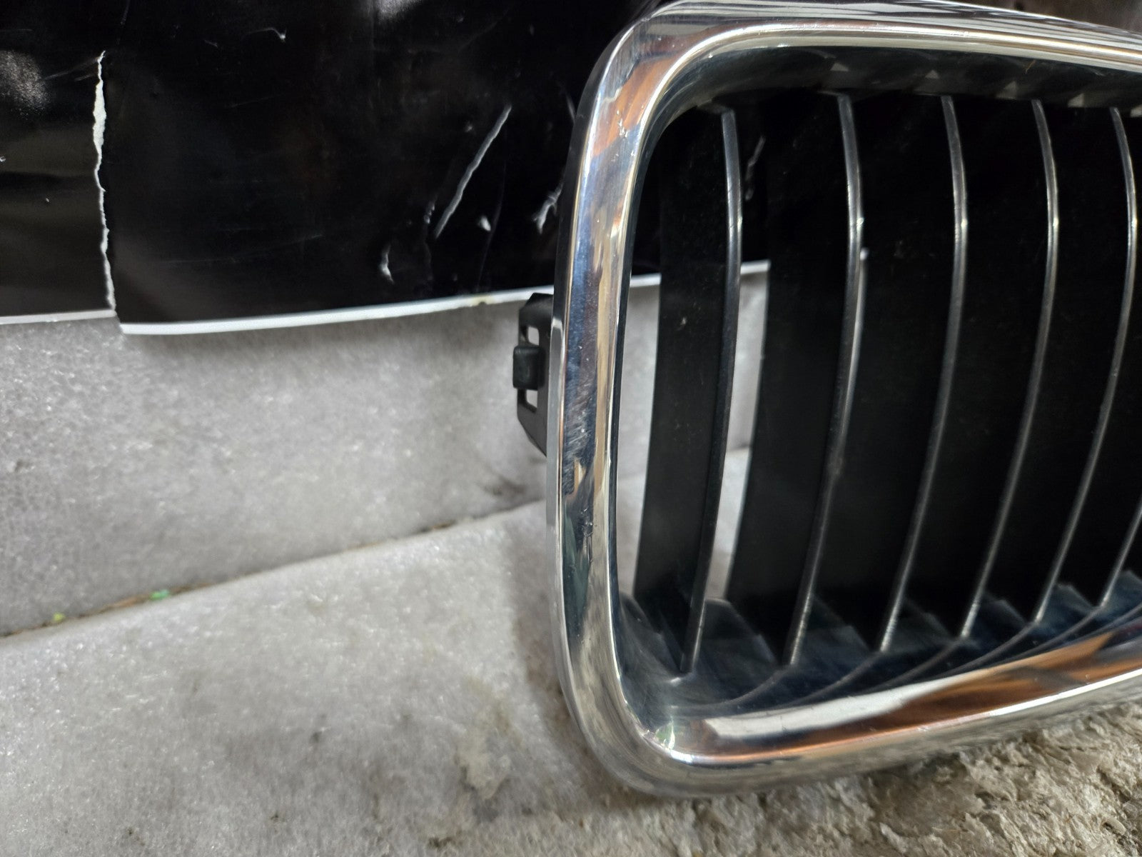 2012 - 2015 BMW 3 Series Front Kidney Grille Left + Right Side 5113-7255411 OEM