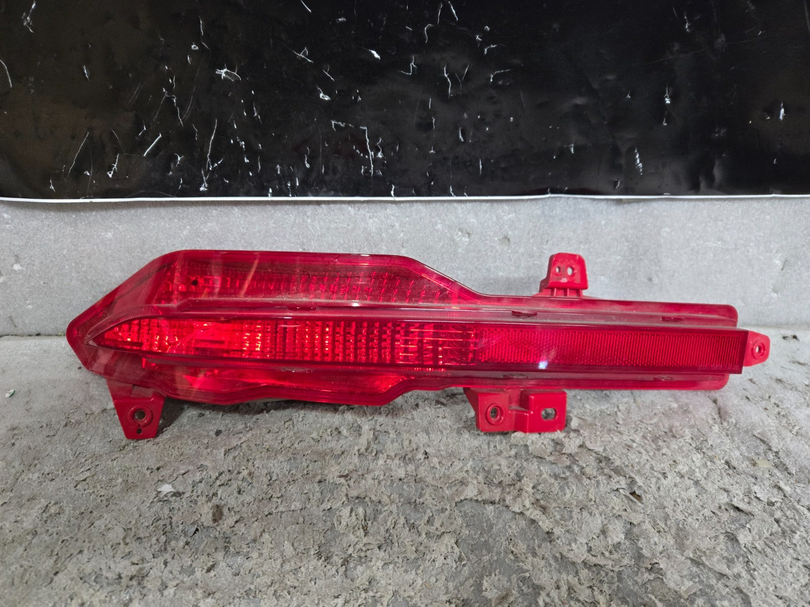 2021 - 2023 HYUNDAI SANTA FE REAR BUMPER LEFT LH DRIVER REFLECTOR LIGHT LAMP OEM