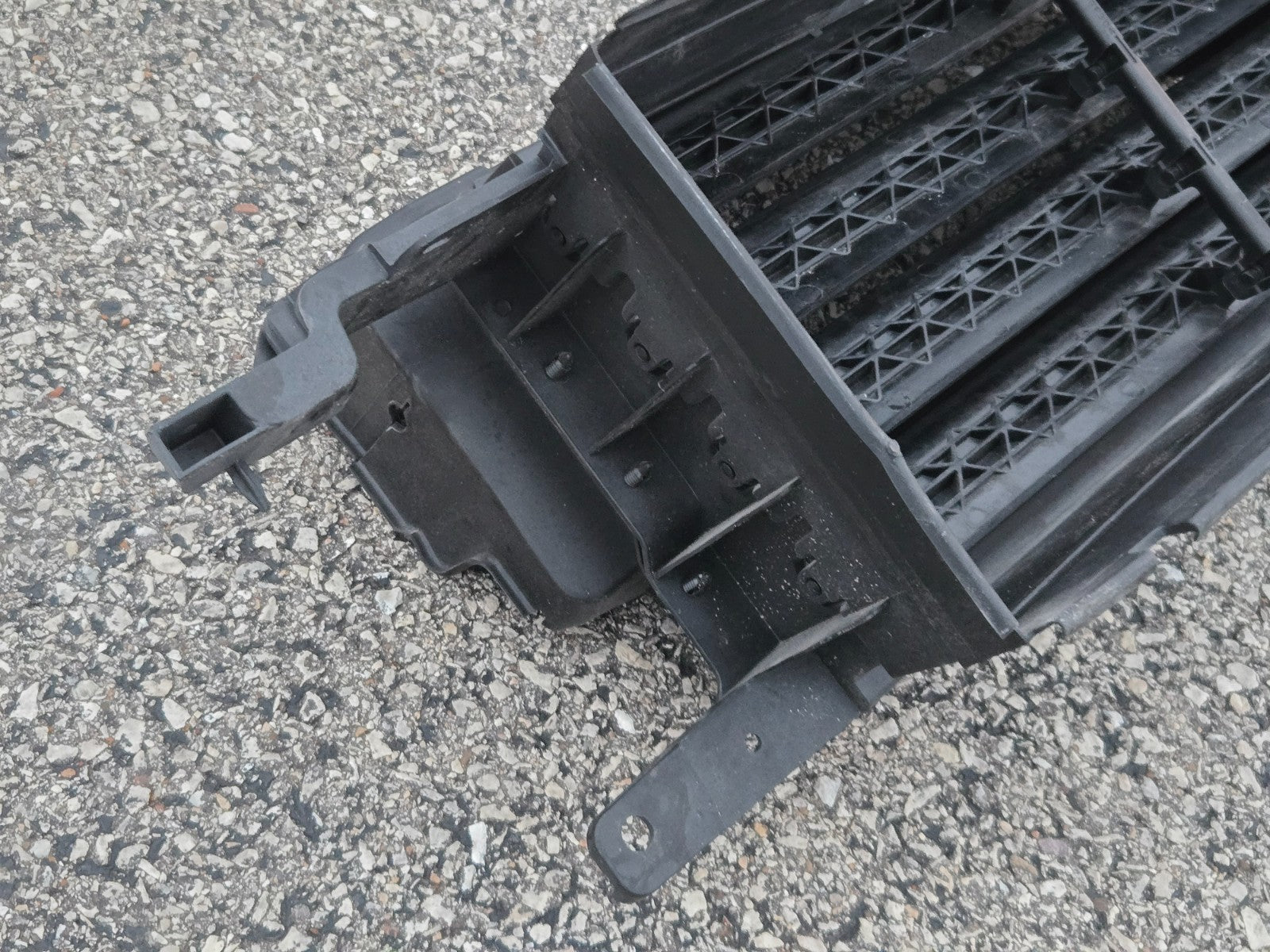 2022-24 FORD EXPEDITION Lower Radiator Support Air Vent Shutter Unit Factory OEM