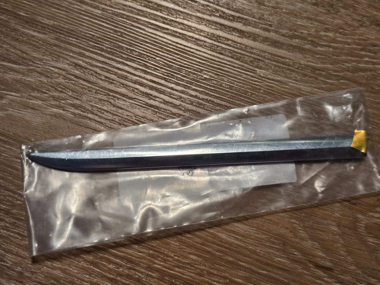 MERCEDES-BENZ BODY MOLDING FRONT RIGHT RH PASSENGER SIDE A2126904482 OEM