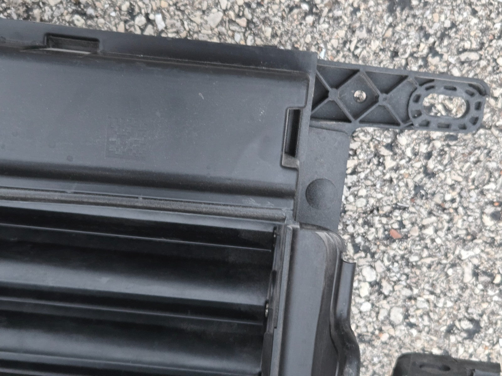 2022-24 FORD EXPEDITION Lower Radiator Support Air Vent Shutter Unit Factory OEM