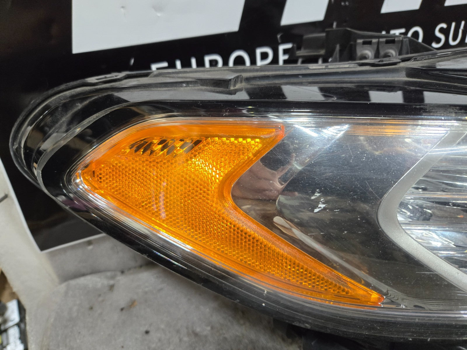 2013-2016 Ford Fusion Halogen Right Side Headlight Assembly OEM DS73-13W029-CD