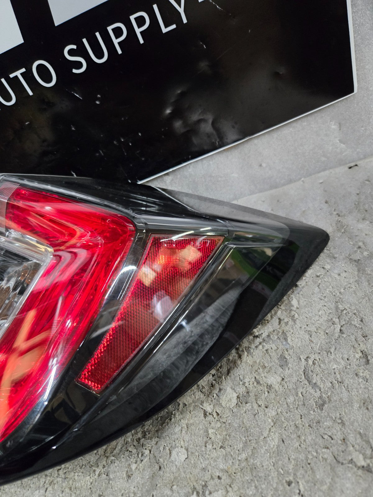 2017 2018 2019 2020 HONDA CIVIC HATCHBACK TAIL LIGHT RIGHT RH PASSENGER SIDE OEM