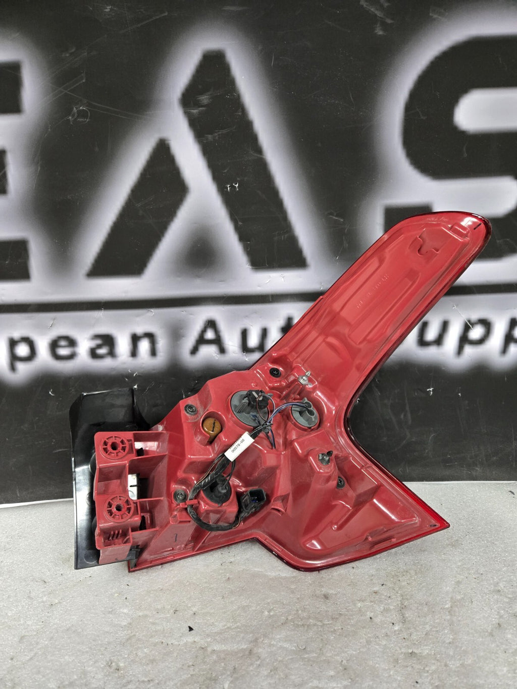 2021 2022 2023 Hyundai Santa Fe Left LH Halogen Taillight OEM 92401-S2500