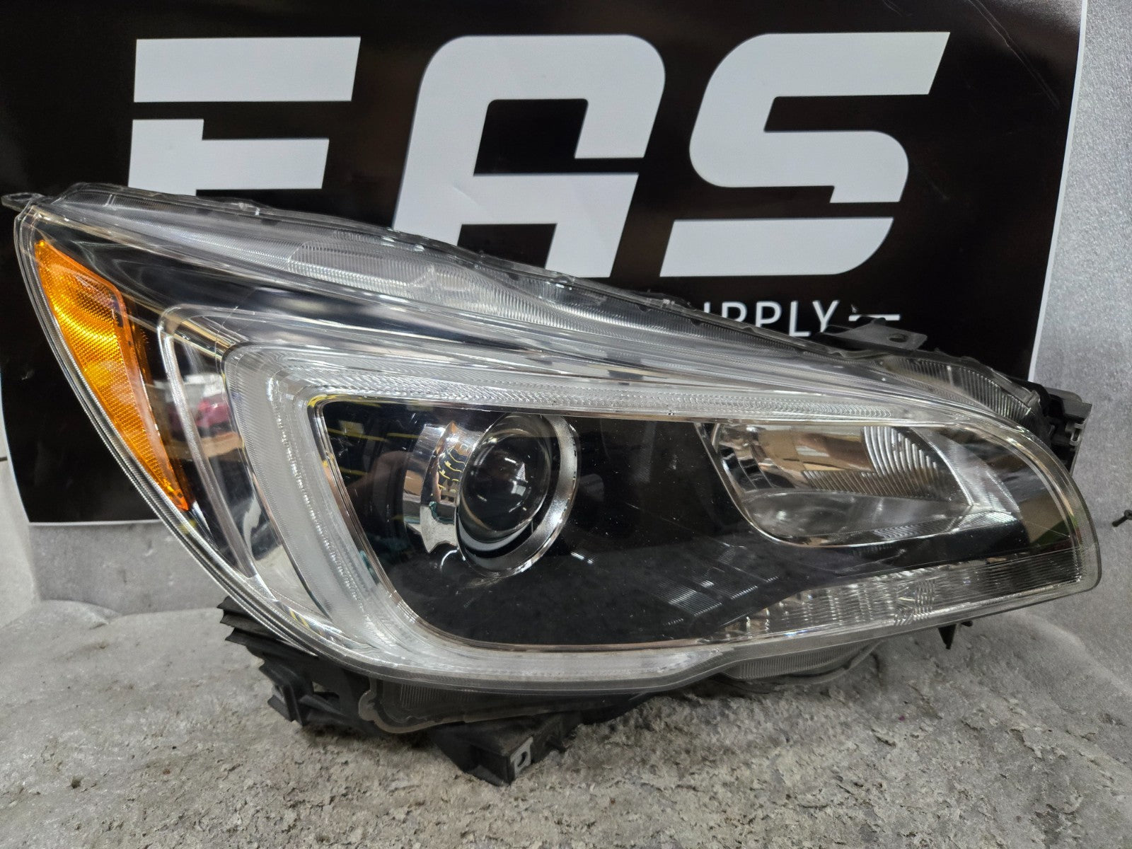 2018-2019 Subaru Legacy Outback Halogen W/LED Headlight Right RH Passenger OEM