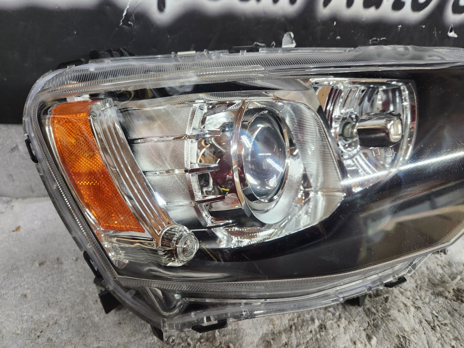 2008-2015 MITSUBISHI LANCER RIGHT SIDE HID XENON HEADLIGHT OEM