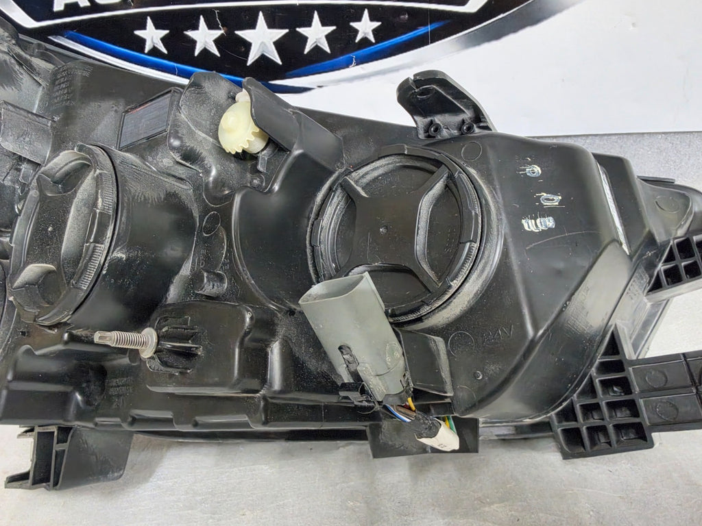 2017-2021 BUICK ENCORE Left LH Driver Headlight Halogen w/ LED OEM 42771350
