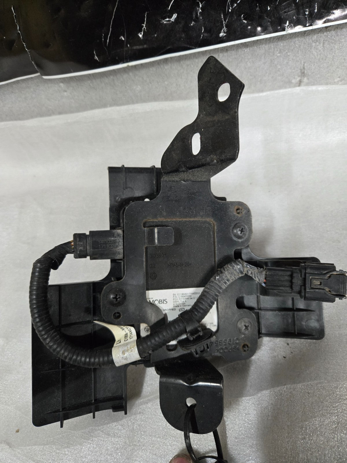 2018-2019 Hyundai Sonata Blind Spot Sensor Assembly Left LH 95811-C1500 OEM