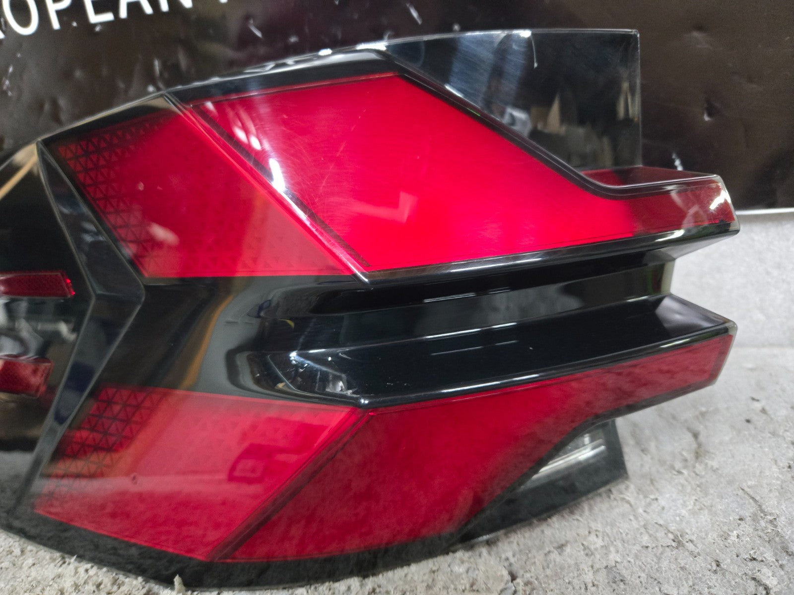2024 - 2025 BMW X5 G05 REAR LEFT DRIVER SIDE OUTER TAILLIGHT TAIL LIGHT LAMP OEM