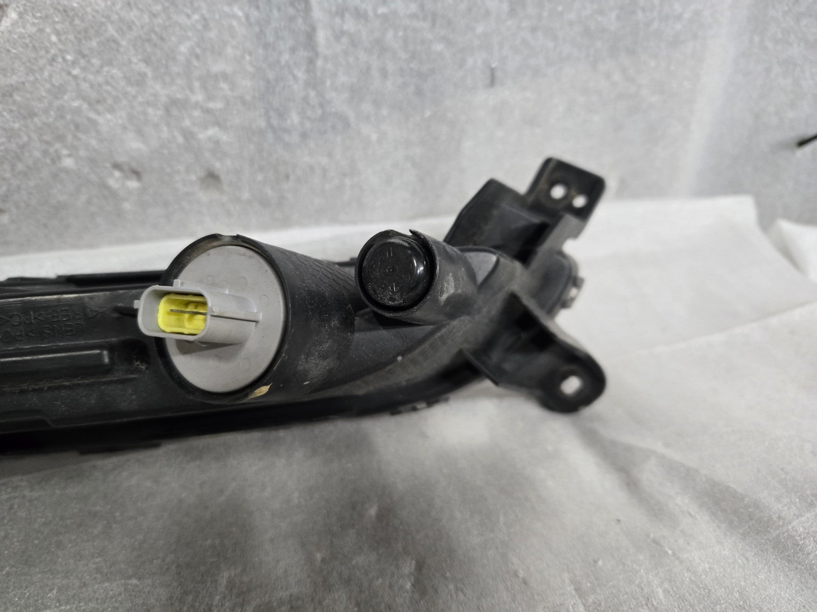 2016 2017 Hyundai Right RH Passenger Side Daytime Running Light LED OEM 92208-E6