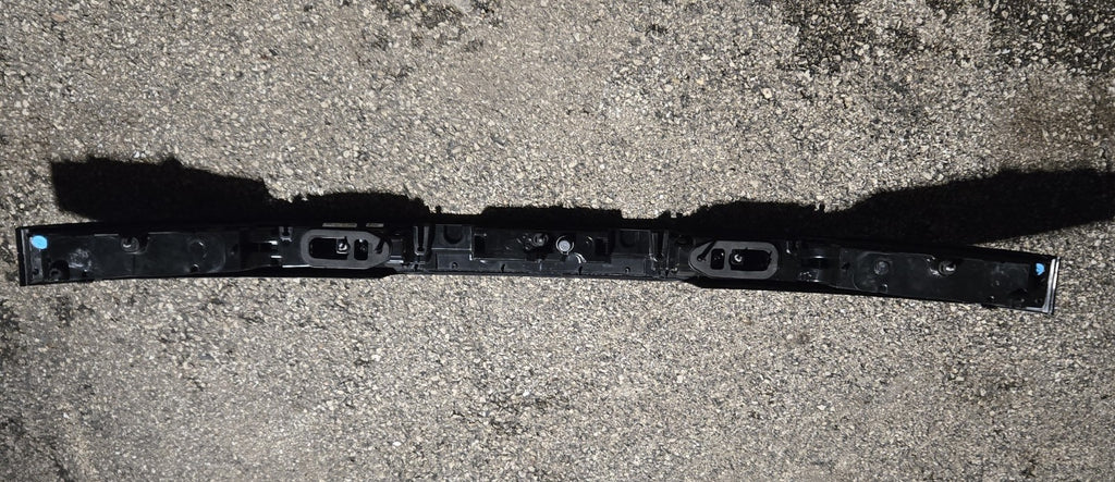 2022 - 2026 Range Rover L460 Rear Tailgate Center Panel M8E215C436BP OEM