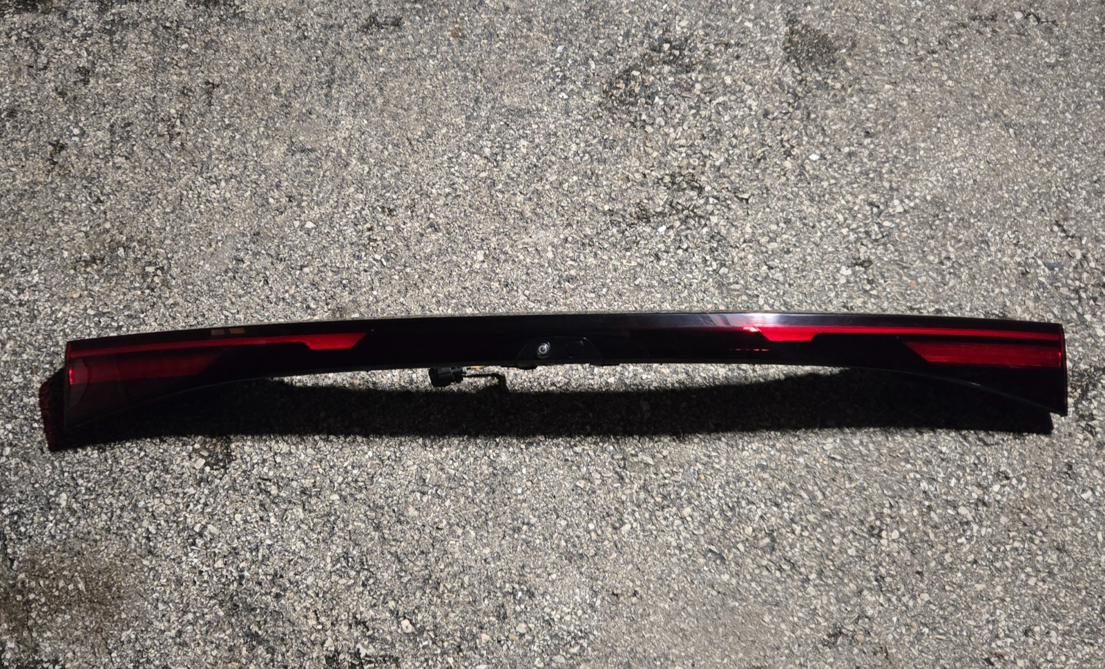 2025-2026 KIA K5 TRUNK LID CENTER TAIL LIGHT REAR COMBINATION 92403L2680 OEM