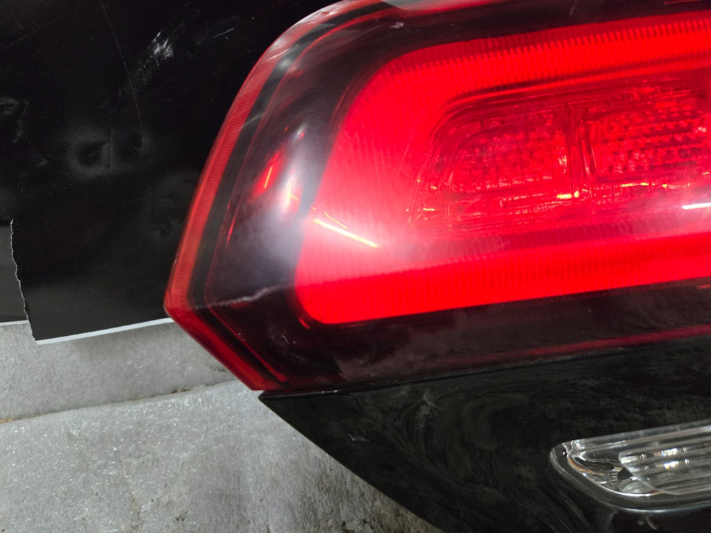 2014-2022 Jeep Grand Cherokee Inner Tail Light Right Passenger OEM P68142944AD