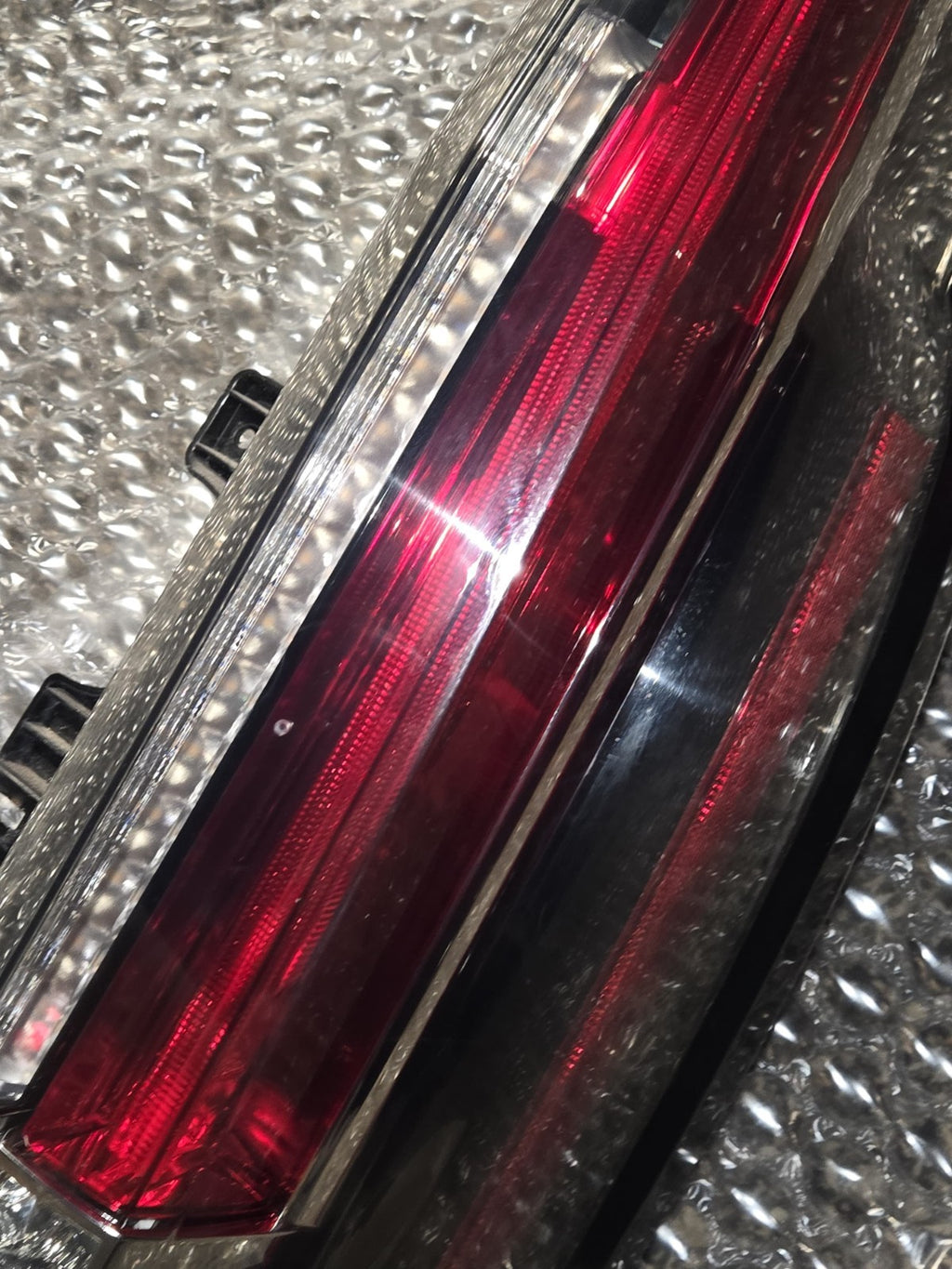 2015-2020 Cadillac Escalade Right RH Passenger Side LED Taillight OEM 84211921